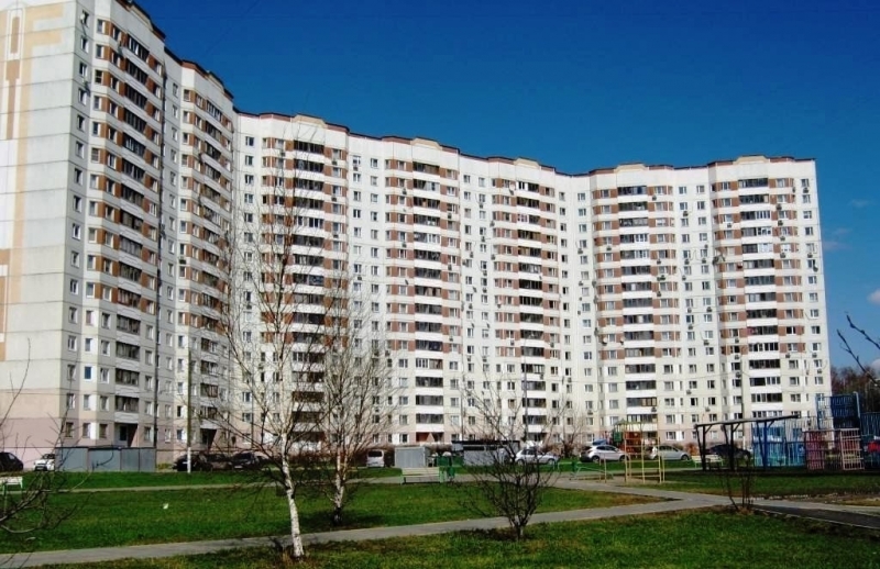 Продается трешка.