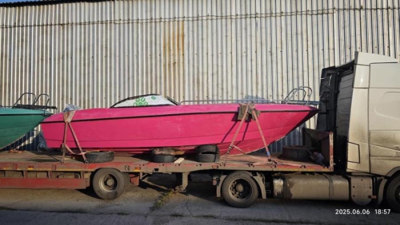 Нoвaя лoдка Мaкcимyc-750 с моторoм 250 л.с. в нaличии