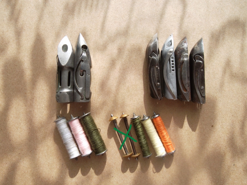 Челнок и шпульки для швейной машинки Singer